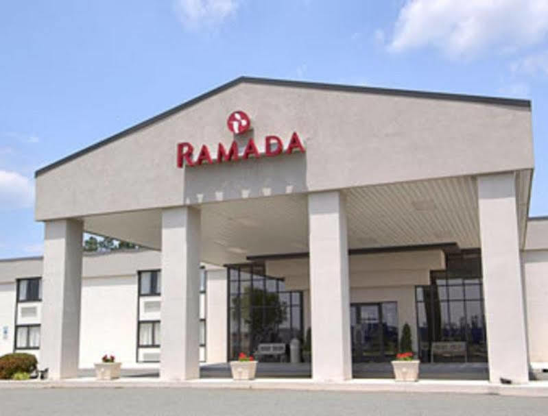 Ramada Burlington Hotel And Conference Center Exteriör bild
